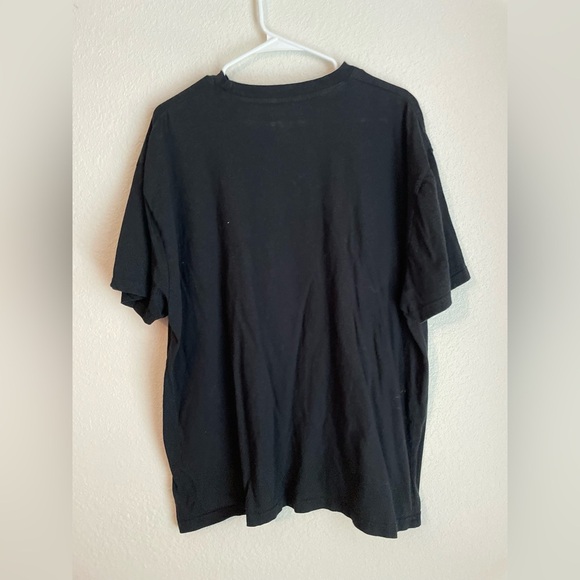 True Religion Black Tee with Red Graphic size L - Picture 3 of 4